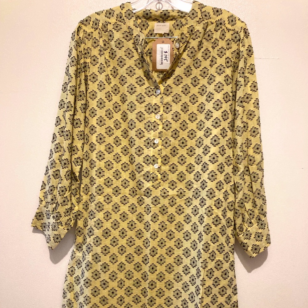 NWT cotton dress-shirt size XS yellow with embroidered detailsNWT cotton dress